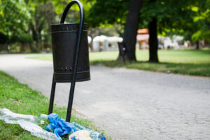 publiczne kosze na smieci