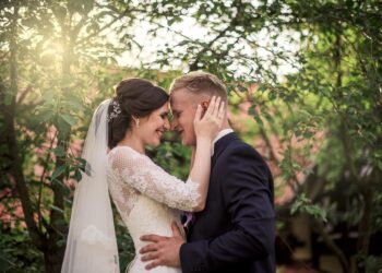 Jak zorganizować piękny i niezapomniany ślub plenerowy?